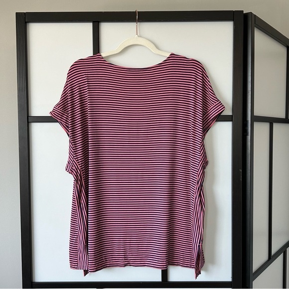 [L] Tommy Bahama Pink & Purple Striped V Neck Short Sleeve Tee Women - Picture 4 of 11